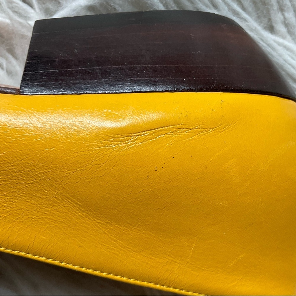 Salvatore Ferragamo Vara Yellow Leather Buckle Accent Low Heel Pumps Size 6B - Picture 11 of 12